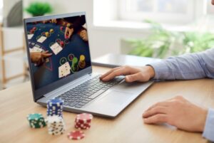 Online gaming casino playing at live table